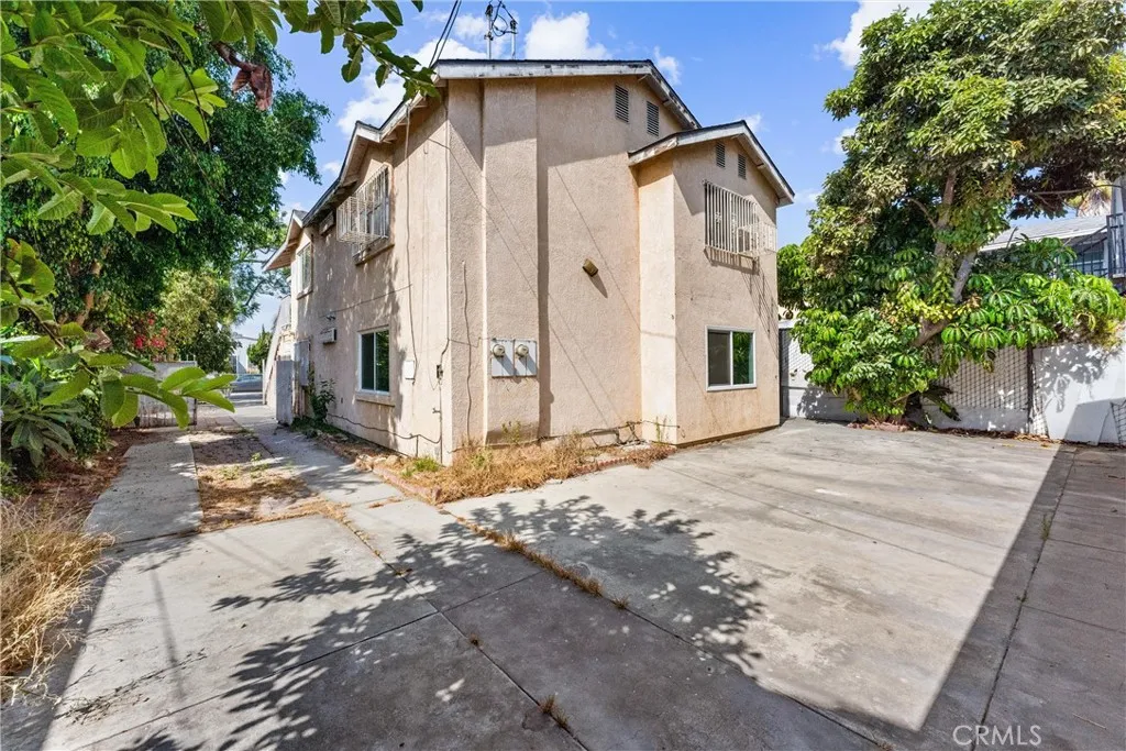 2748 E 58th Street, Huntington Park, California 90255 home-pic-19